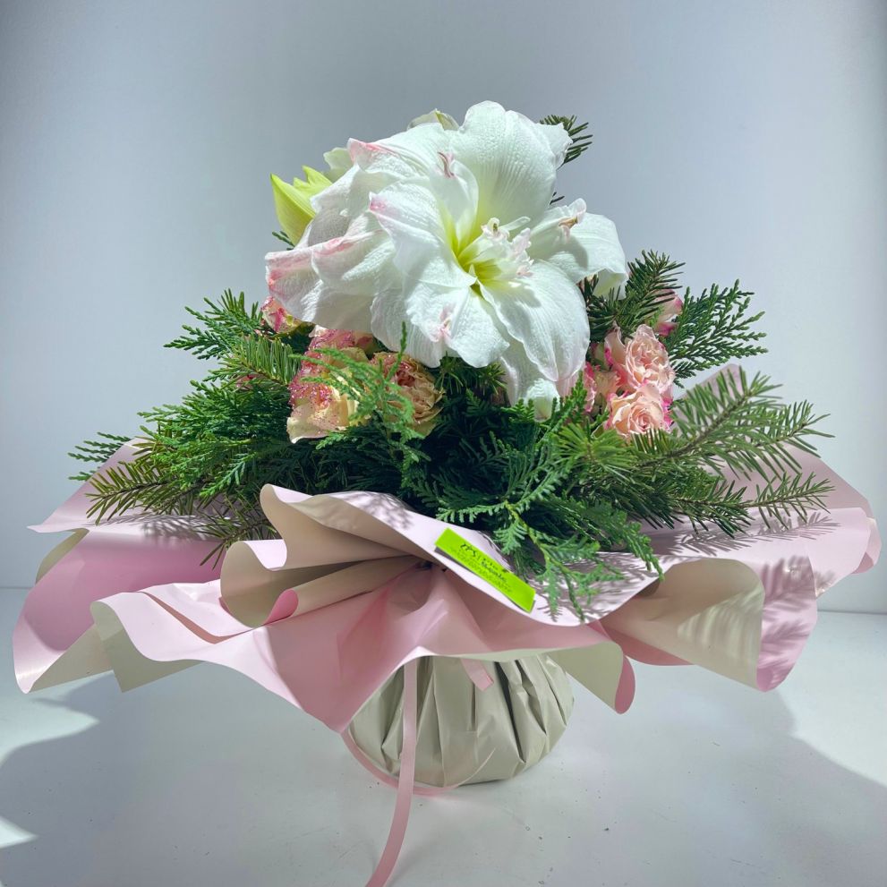 Bouquet con amaryllis o Lilium Orientale