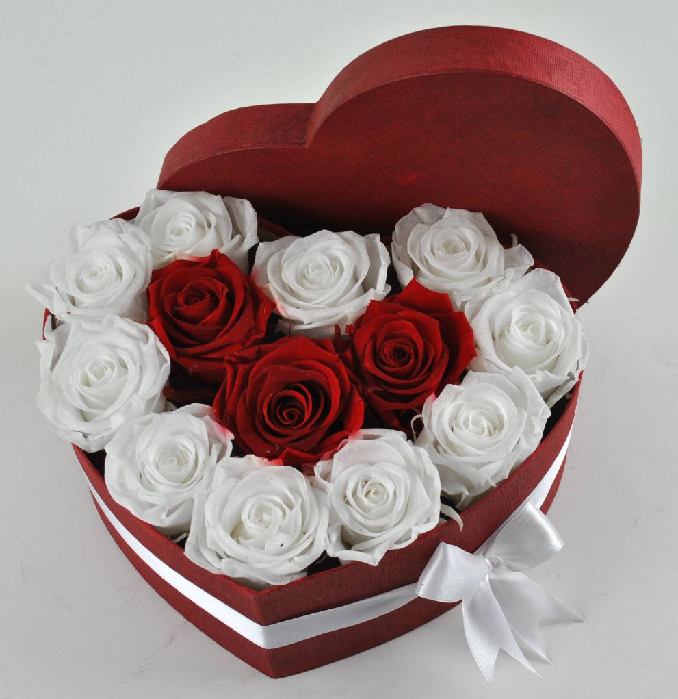Heart Box con rose stabilizzate