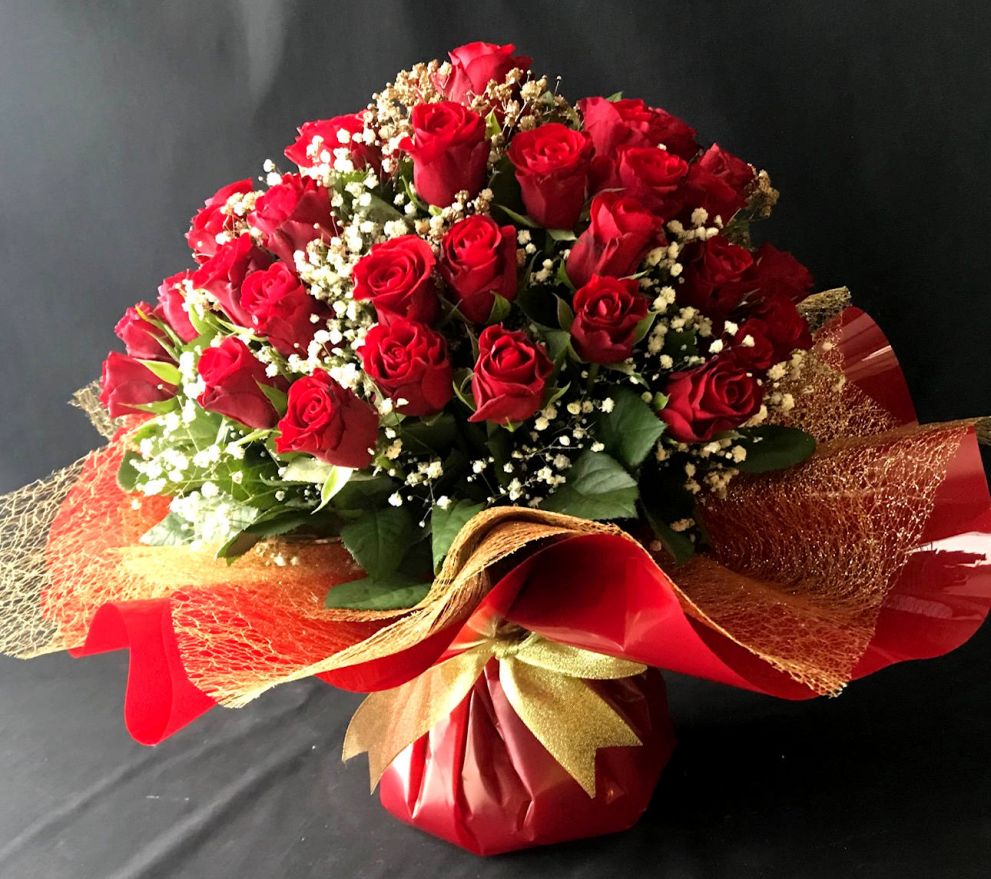 Bouquet di rose rosse gambo medio
