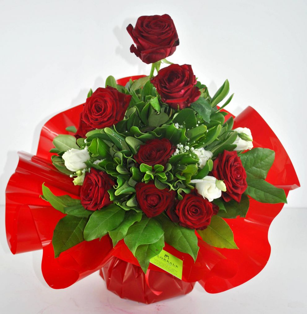 Bouquet con rose rosse in altezza