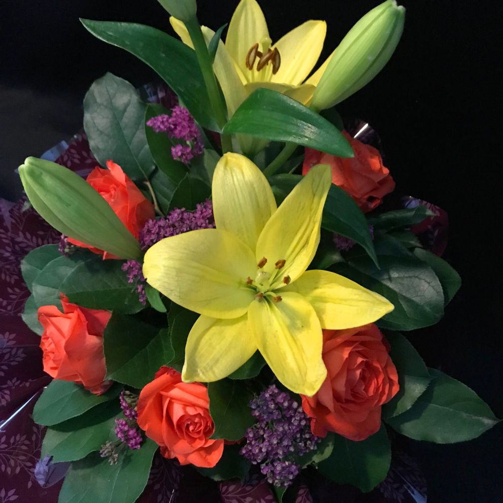 Bouquet con lilium e rose