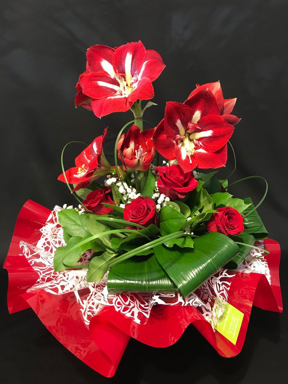 Bouquet di amaryllis e rose